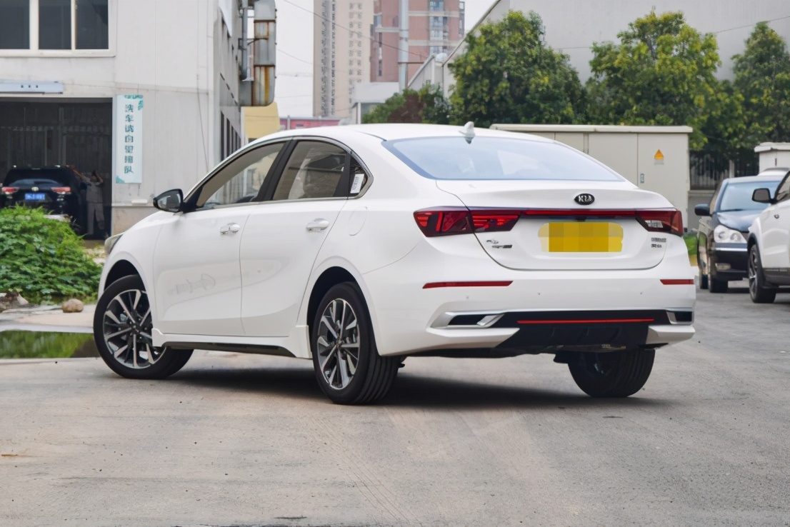 1.4t油耗和1.6l一样吗,起亚k3和日产轩逸谁省油