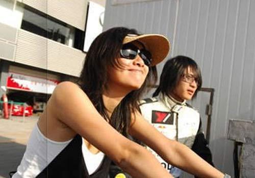 年轻时的韩寒现在怎么样了,韩寒的另类成长给我们很多深思