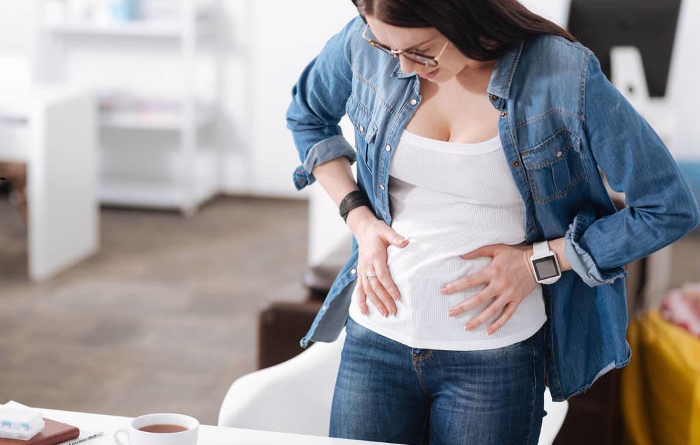 腹胀消化不良按什么穴位,中医治积食腹胀的穴位