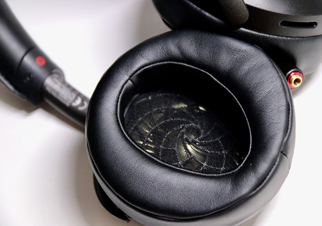 索尼mdrz7对比z7m2,索尼wh-1000xm5和mdr-z7m2