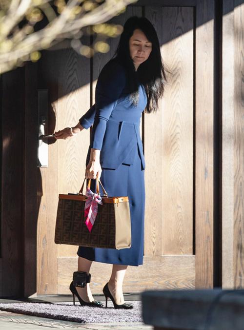 孟晚舟出席活动穿搭,孟晚舟时尚穿衣