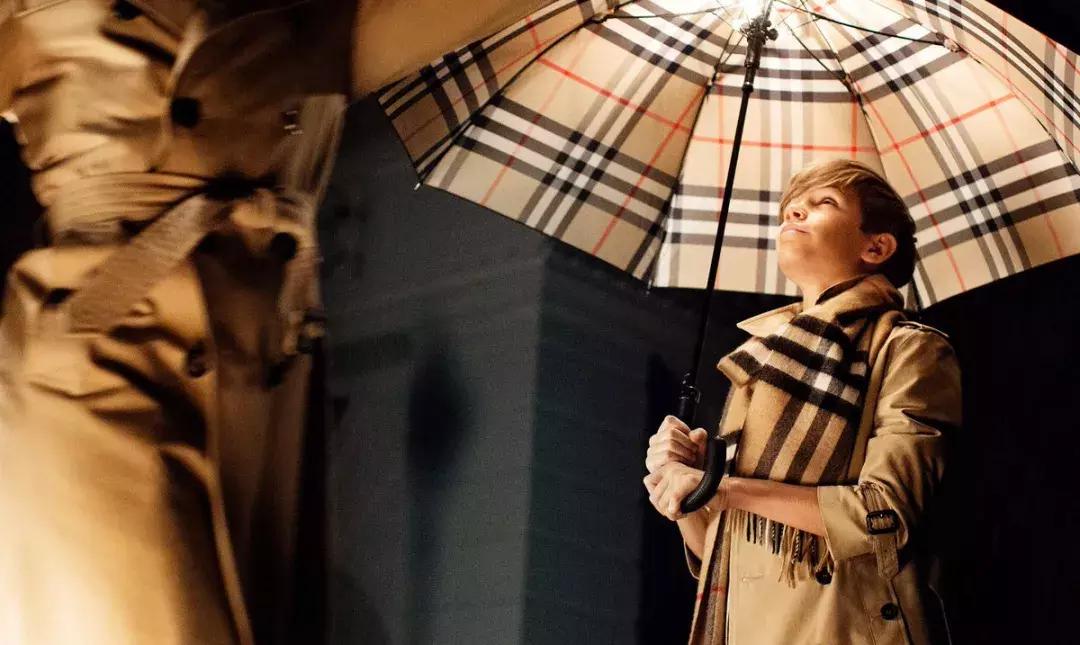 劳斯莱斯一把伞10万元,劳斯莱斯十万元的伞