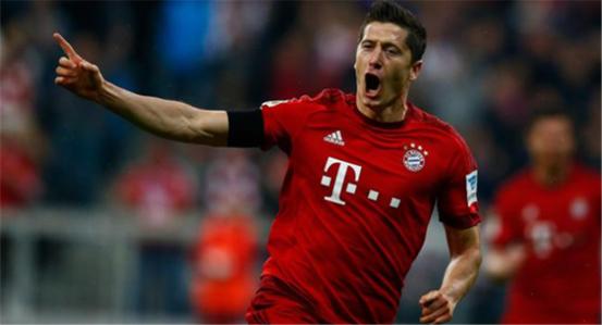 足坛巨星梅西的神纪录,莱万梅西c罗组合