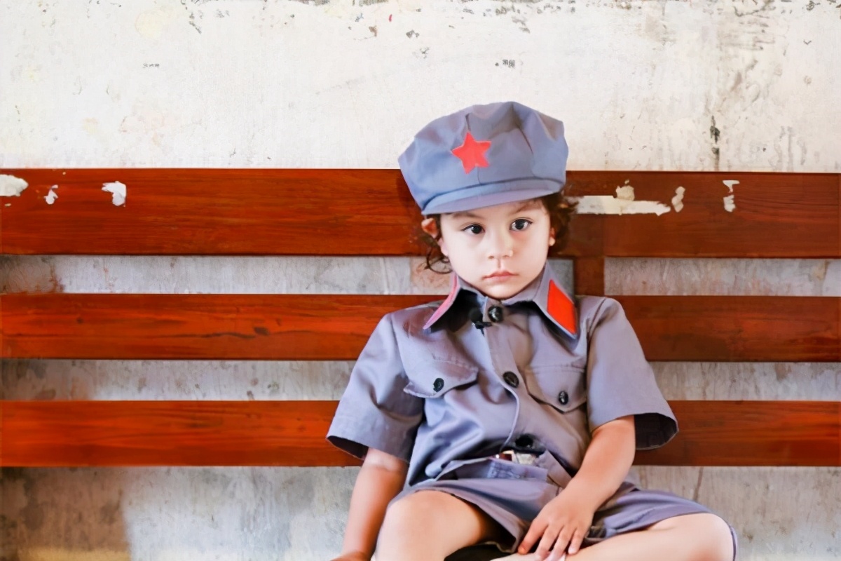 刘烨女儿霓娜近照曝光,刘烨女儿霓娜现在好漂亮