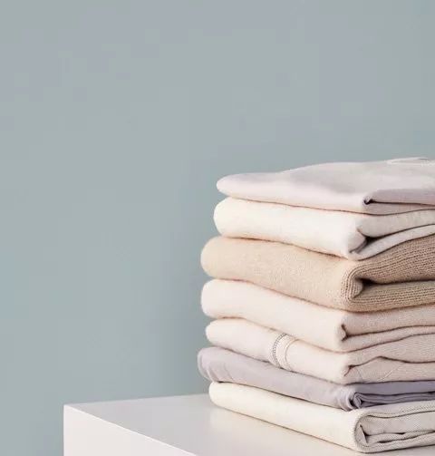 买了很贵的衣服值得吗,买羊绒衫还是买羊绒大衣