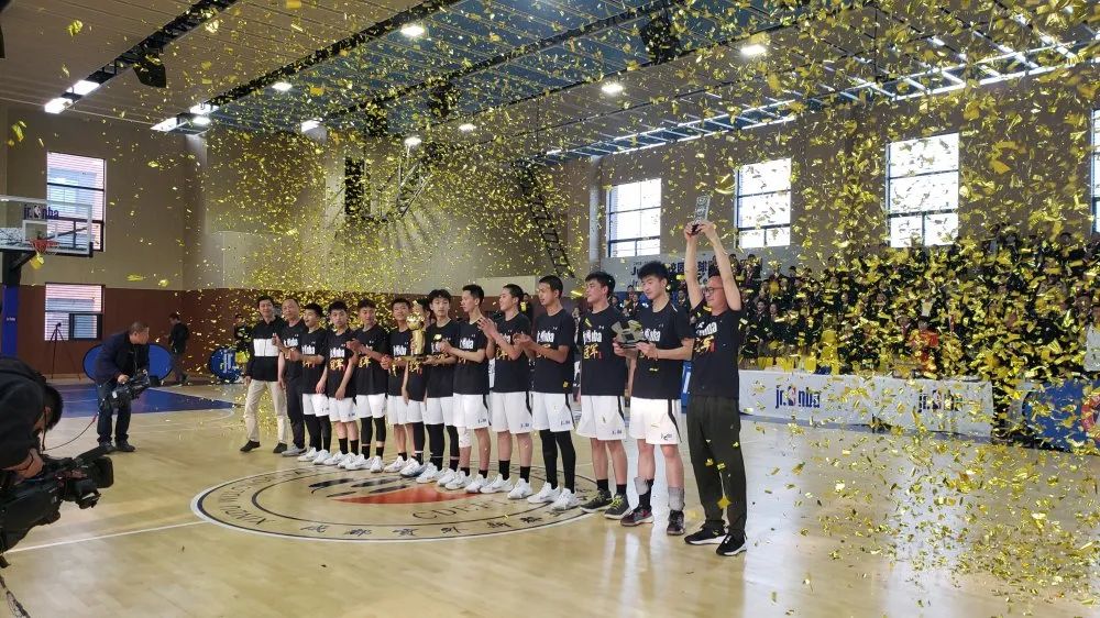 这一盘,市运会2金1银!玉林中学“硬核”篮球队,拿奖拿得手软