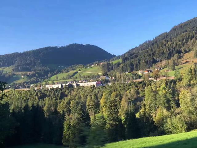 巴尔干半岛和阿尔巴尼亚,伯罗奔尼撒半岛和巴尔干半岛