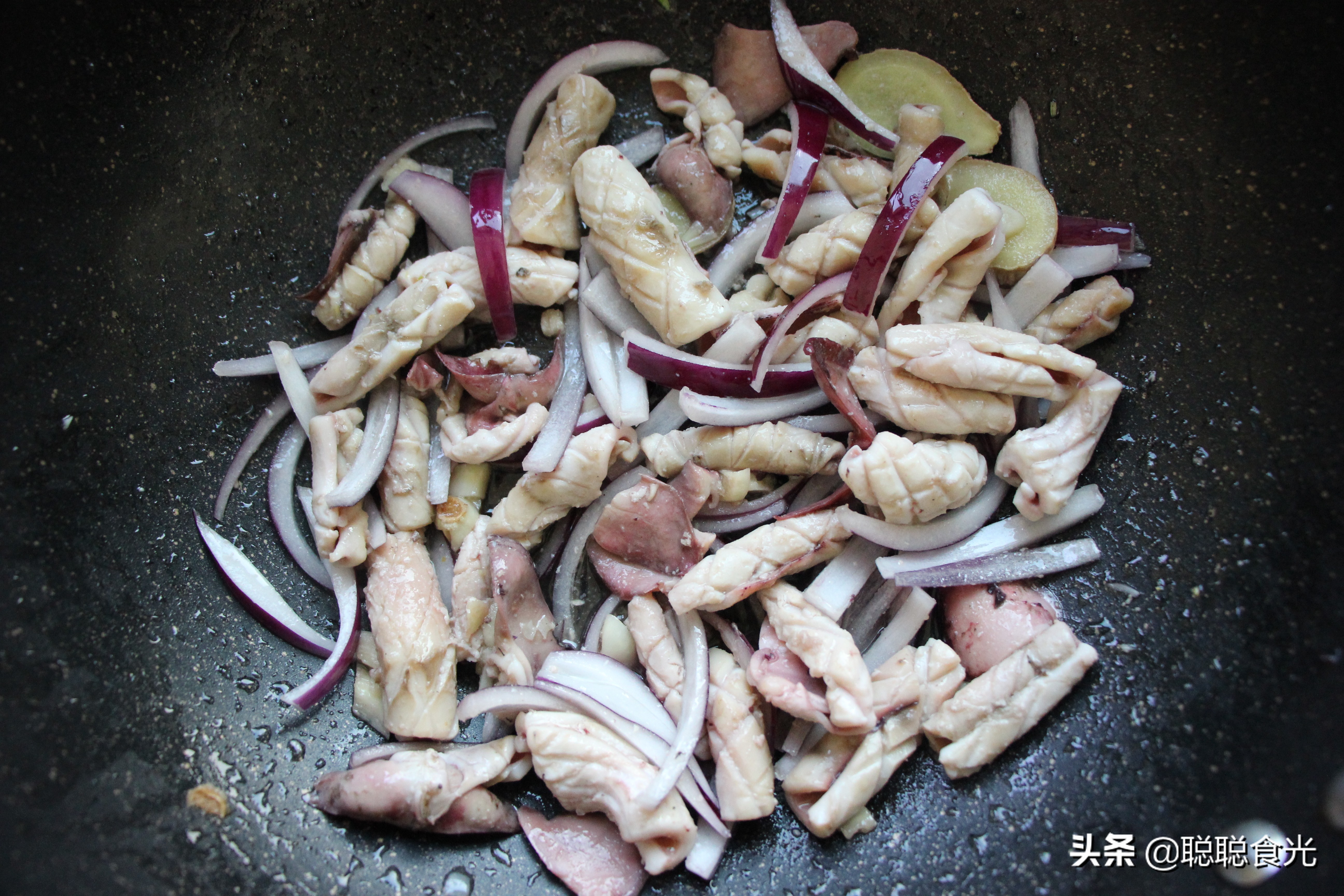 它名字叫鱼却不是鱼，随便炒一盘，开胃下饭，比鱼肉香