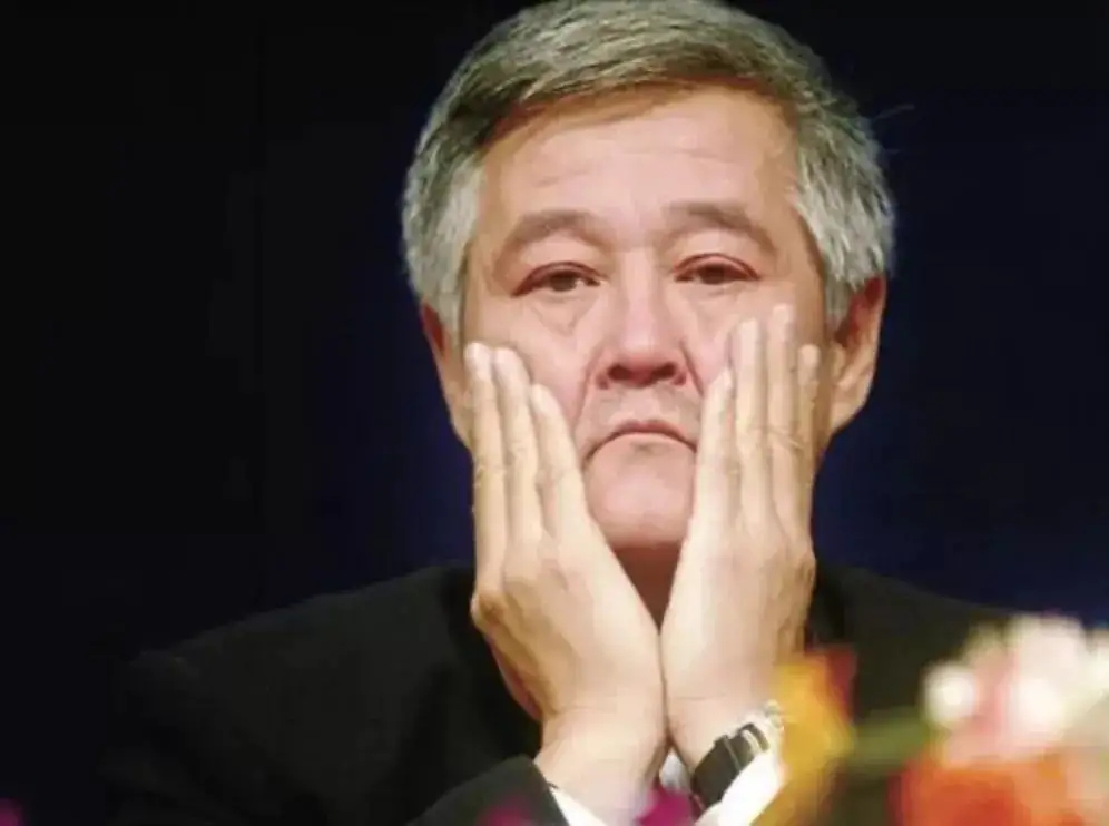 赵本山急流勇退的智慧,从万众瞩目到急流勇退