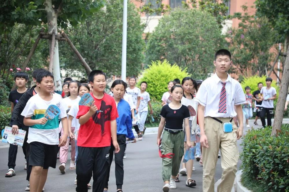 这所学校怎么样用英语怎么说,这所学校怎么样英文