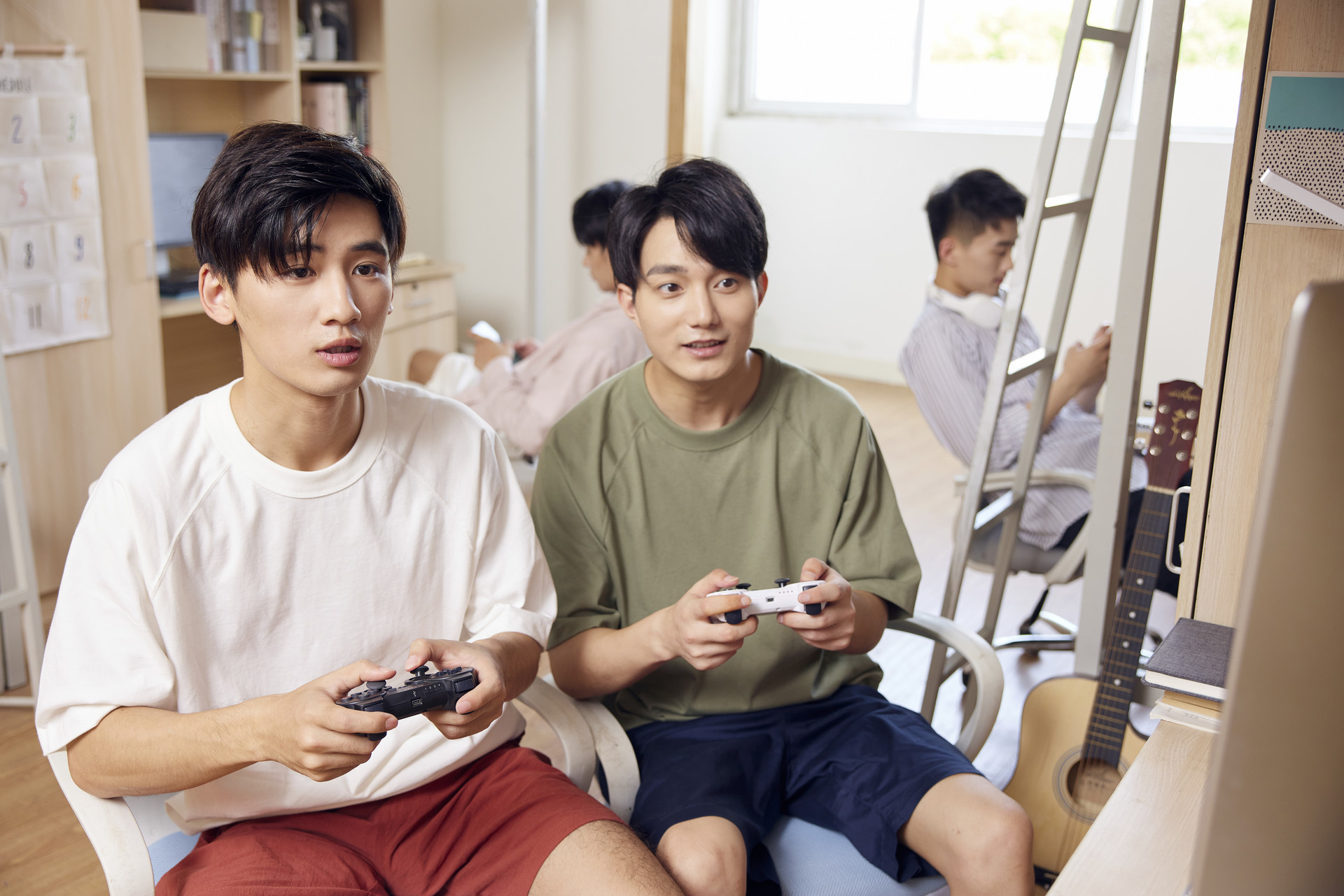 当孩子迷上网络时如何戒掉网瘾,青少年沉迷网络成网瘾怎么办