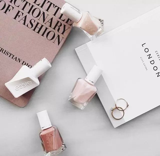 那些看起来很简单实际很难的美甲,有些人看起来很精致其实很穷