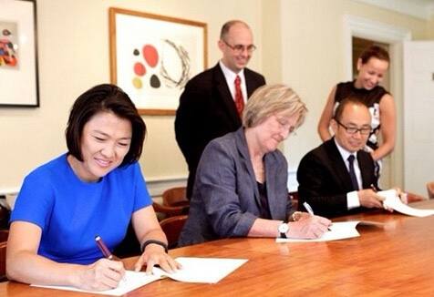 曹德旺评价潘石屹,曹德旺评价潘石屹夫妇小聪明