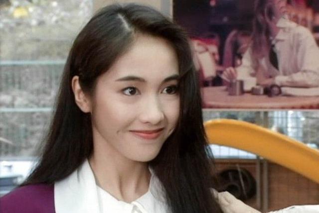 一家七口挤两个卧室,一家7口挤在一个大房子里