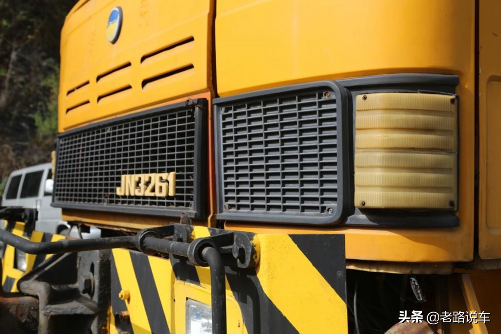 斯太尔血脉超级少见的黄河牌JN3261公铁两用卡车
