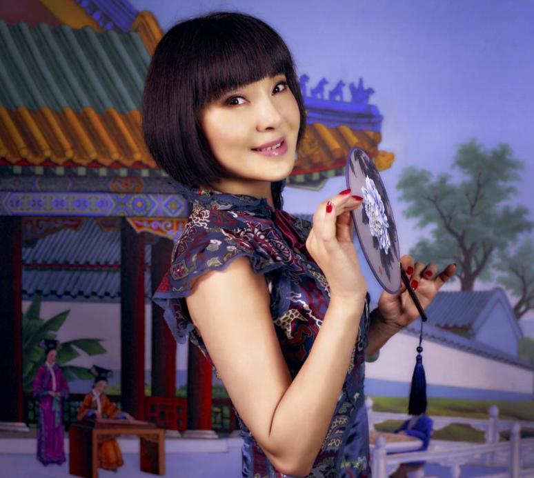 她因《常回家看看》火遍全国，却惨遭前夫背叛，离婚后卷走12亿