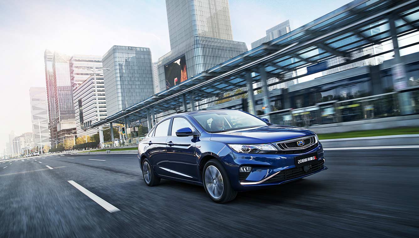 十万级紧凑车型谁的性价比更高,帝豪GL比福睿斯更合适年轻人