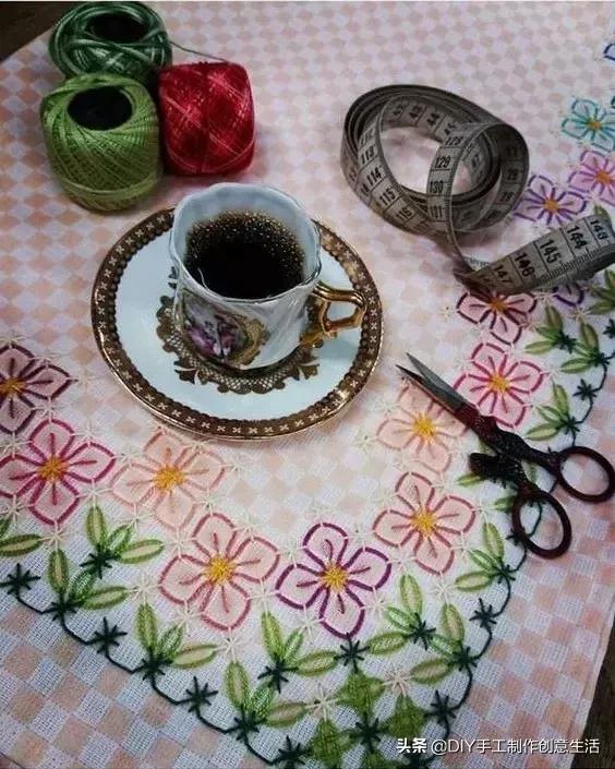 桌布花边的手工刺绣,刺绣桌布diy简单图案