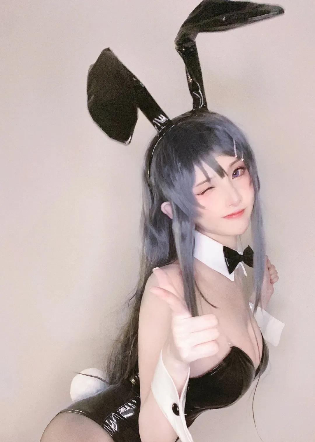 魔王cosplay兔女郎樱岛*衣麻**！青春热狗王校长不会梦到鸽王学姐？