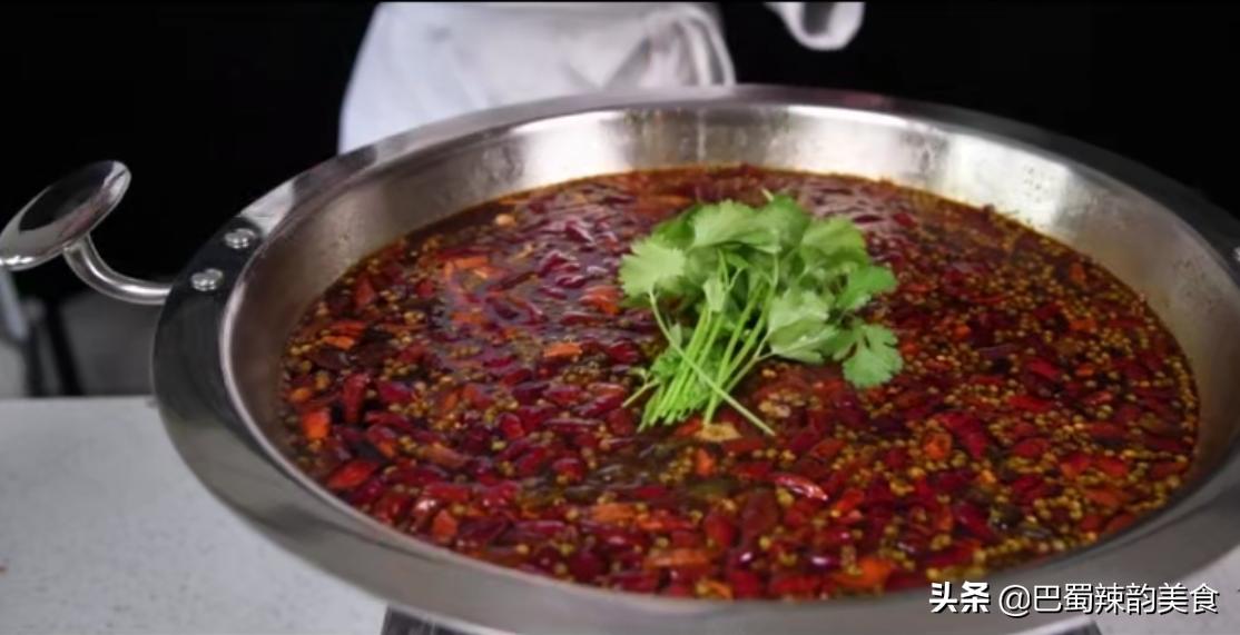 正宗美蛙鱼头怎么做牛蛙才嫩,店里的美蛙的做法全过程