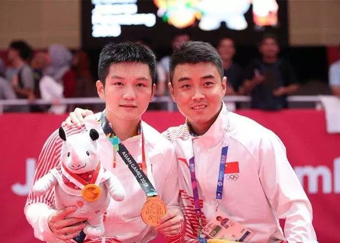 王皓：挂在天花板上的那颗乒乓球