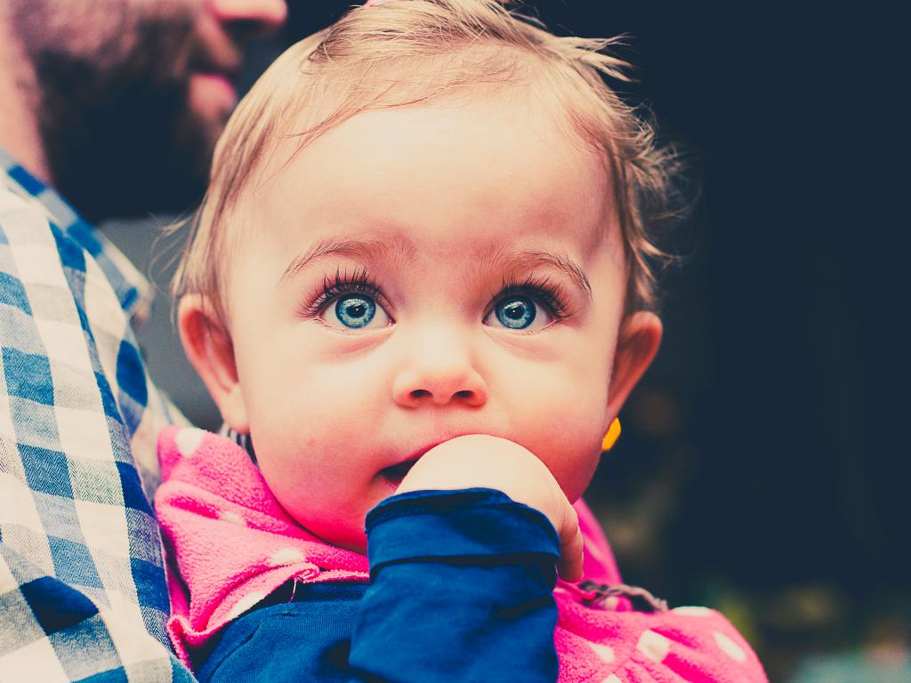 宝宝冬天红苹果脸是怎么回事,宝宝脸上红苹果怎么预防