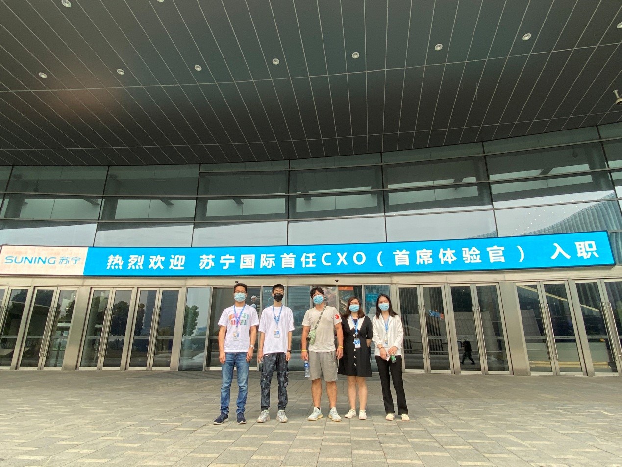 苏宁国际匡威售假后续：投诉用户实地探访宁波保税仓