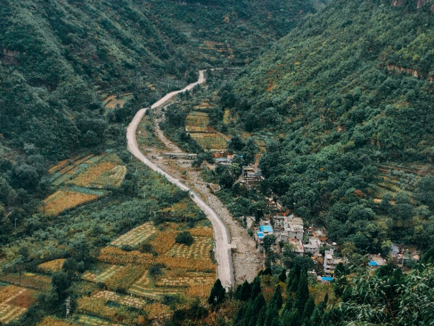 太行井底村视频,太行古村之井底村