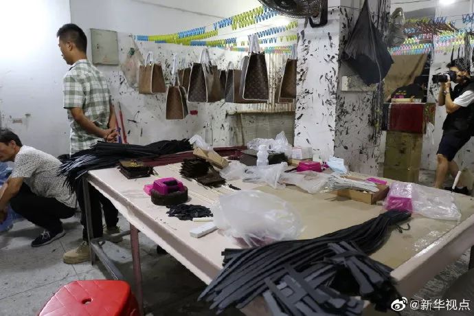 在迪拜买的包是真的吗,几百元买奢侈品包