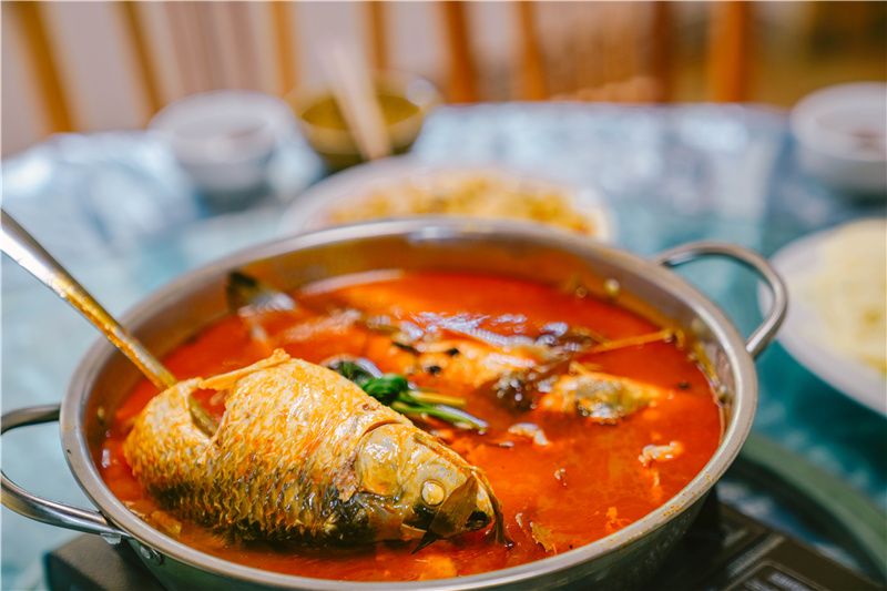 贵州旅游被带去银饰非遗传承馆,贵州千户苗寨银饰一条街