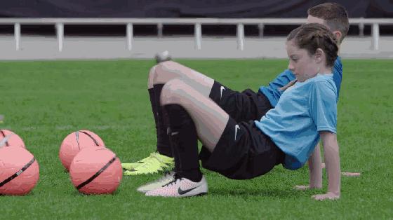 鹿晗踢球什么水平虎扑,鹿晗参加足球问答