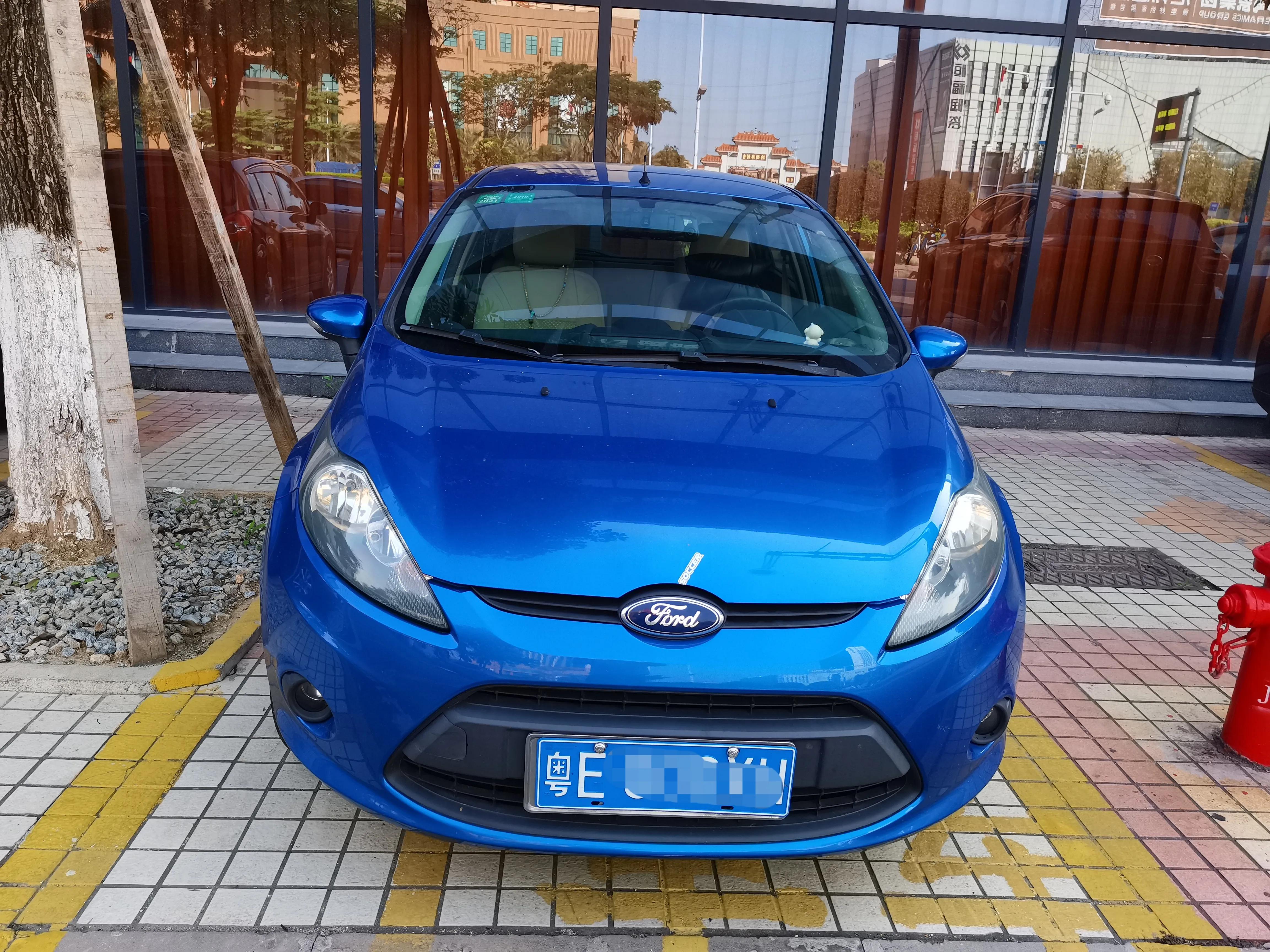 福特嘉年华两厢vs三厢,爱不释手的福特嘉年华