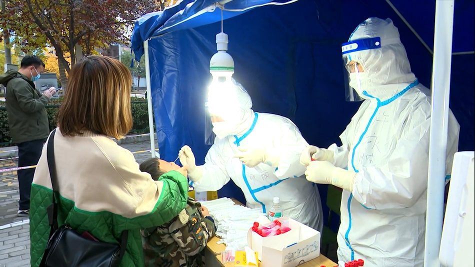 致敬抗疫英雄新闻特写,同心战疫暖心视频