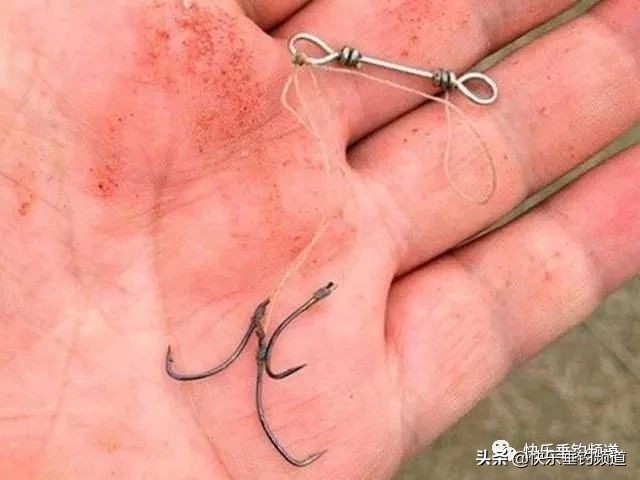 野钓小钩遇到大鱼怎么办,野钓挂钩怎么处理