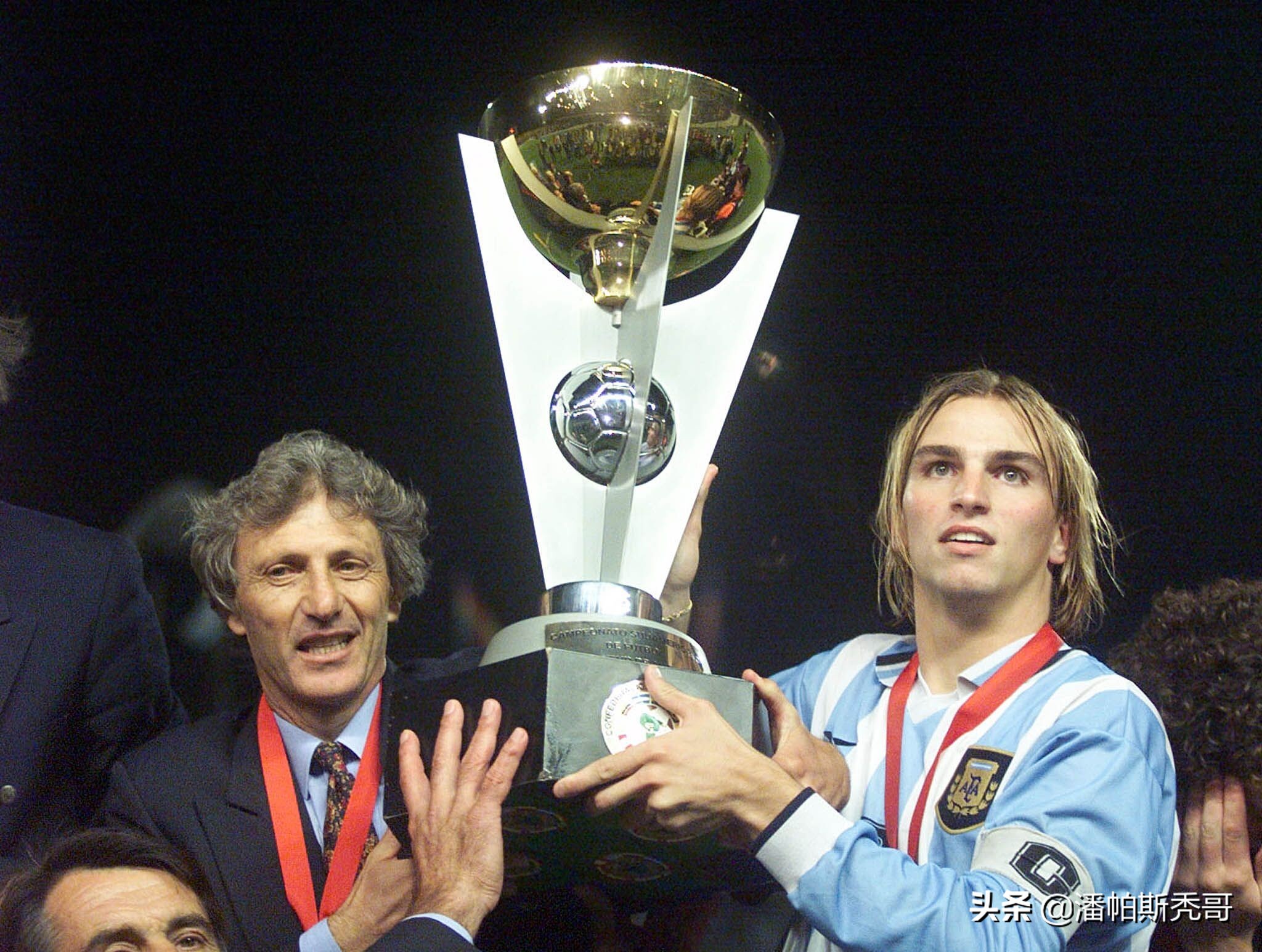 他是最被低估的巨星,梅西同样是顶级中场大师