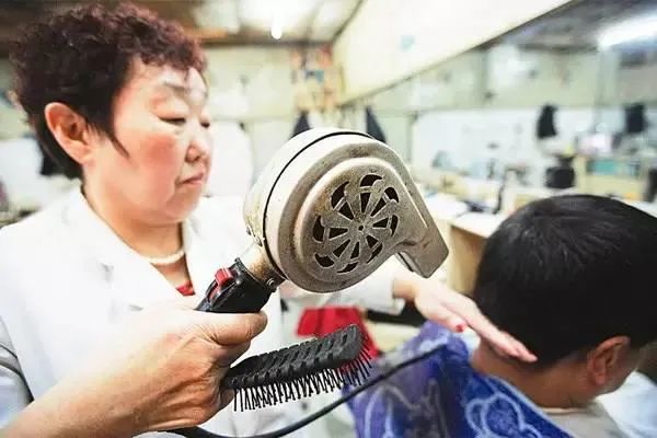 戴森吹风机高仿和正品有啥区别,戴森吹风机对比高仿