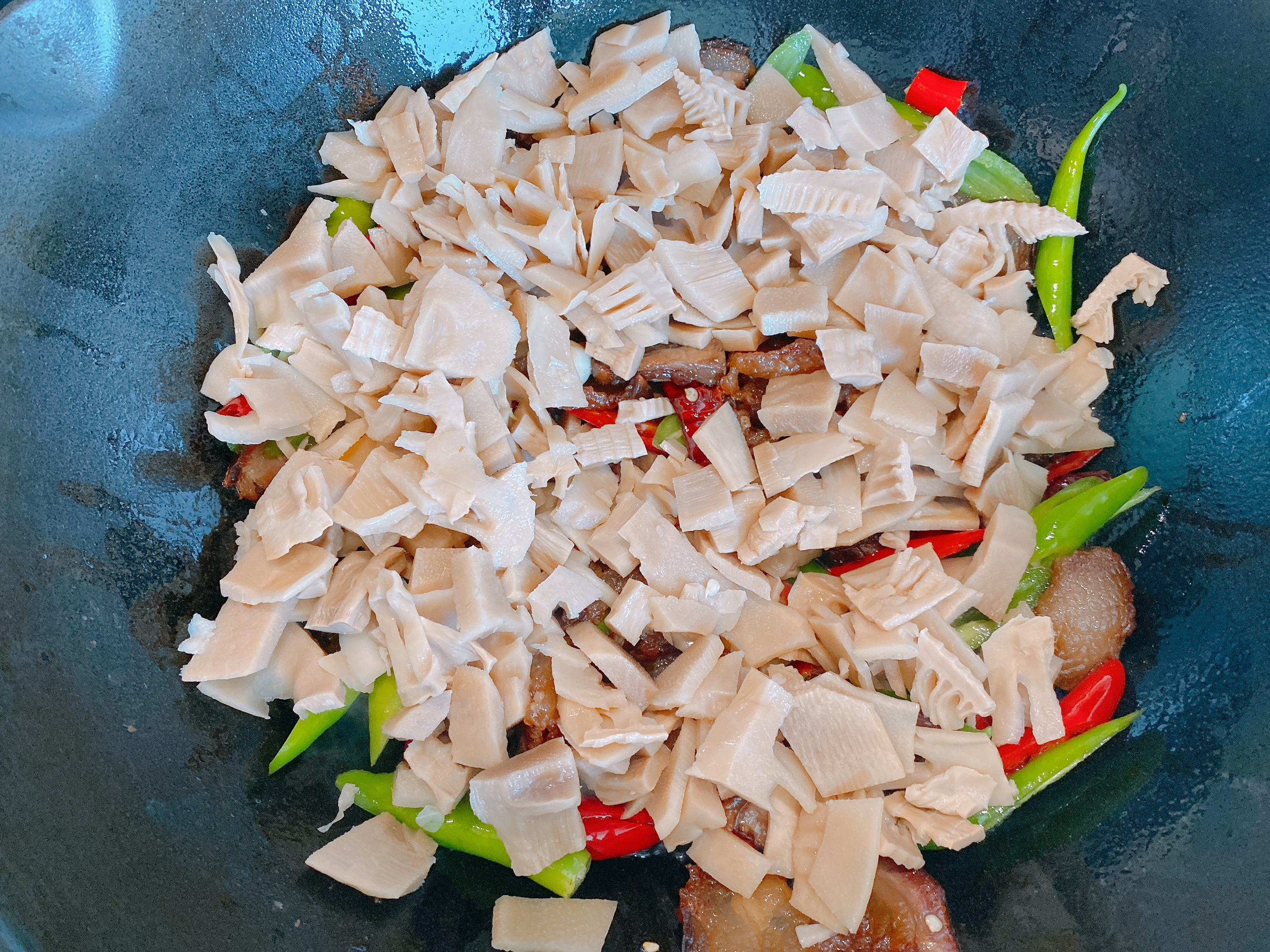 笋干怎样炒好吃又好看,笋干怎么炒又嫩又好吃