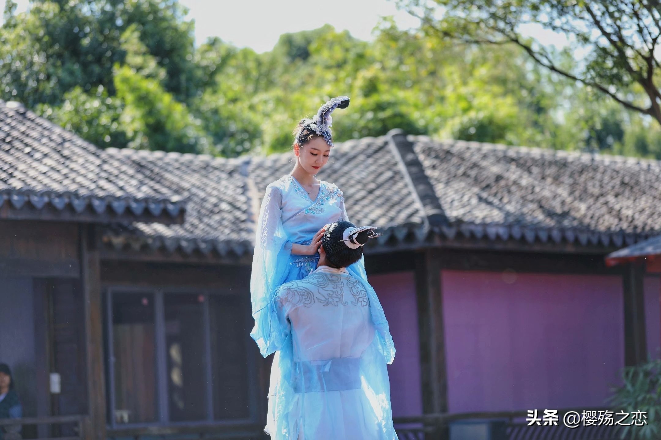 因湖得名的中国一省,因江河湖泊而得名的城市