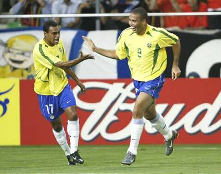 盘球大师德尼尔森骑单车,德尼尔森盘球大师图片