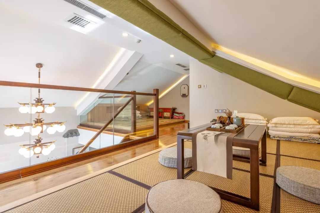 秋景徒步、汗蒸唱K,吃满族特色二八席,最适合团建的怀柔秘境