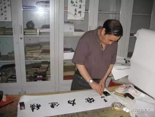 贾平凹题字面馆,贾平凹最爱吃母亲的手擀面