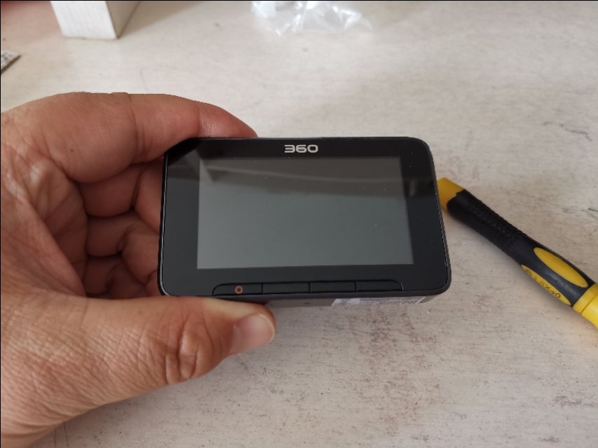 360行车记录仪黑屏后还在录制吗,360行车记录仪蓝屏怎么解决