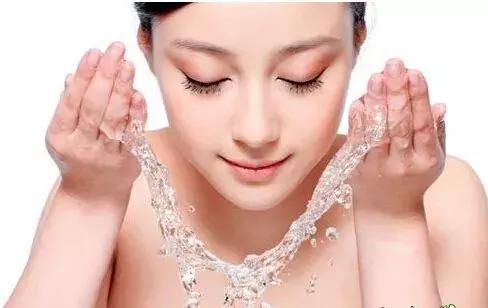 脸上长痘调理方法,血热脸上长痘该怎么调理