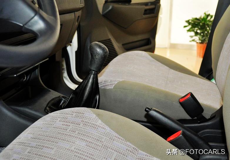 猎豹飞腾2007款2.0自动四驱豪华型,猎豹飞腾2.0两驱车是几缸