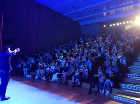 魔术表演酷炫,魔术表演惊险魔术