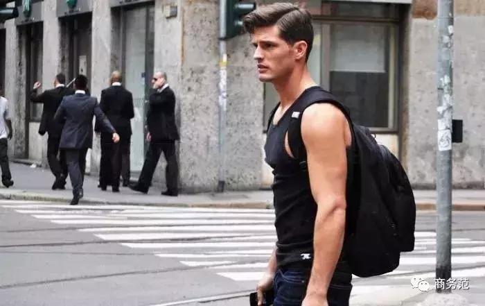 男士双肩包品牌排行榜前十名,双肩包品牌排行榜前十名时尚大气