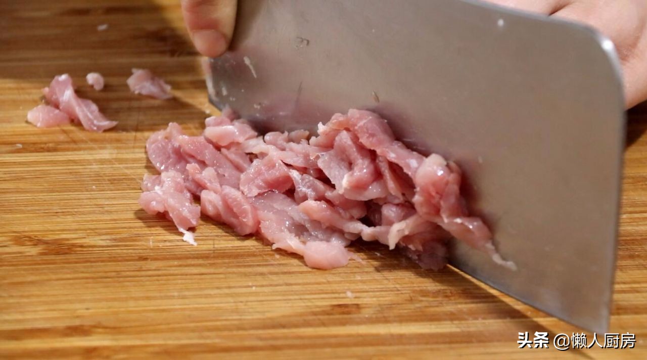 春卷这样做外脆里嫩咬一口满嘴香,春天春卷