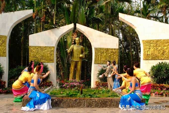 西双版纳泼水节攻略,西双版纳傣族泼水节和广西泼水节