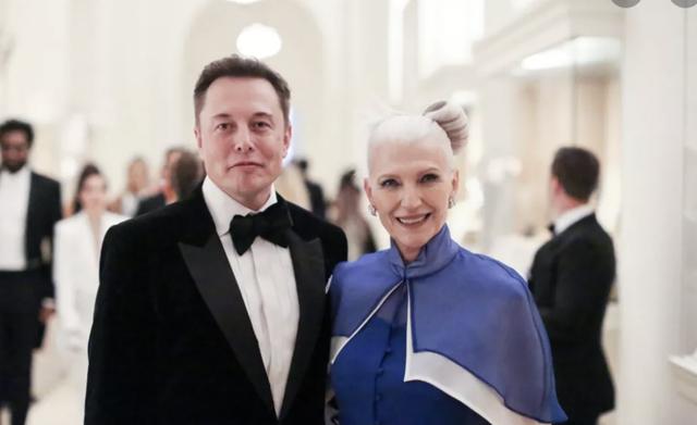 马斯克从小父母离异,特斯拉之父马斯克的童年