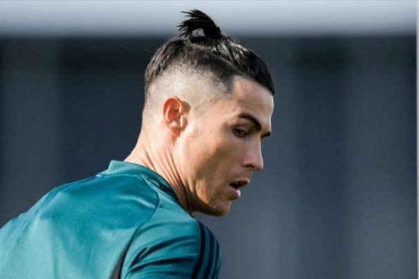 球星发型排行,c罗大背头发型